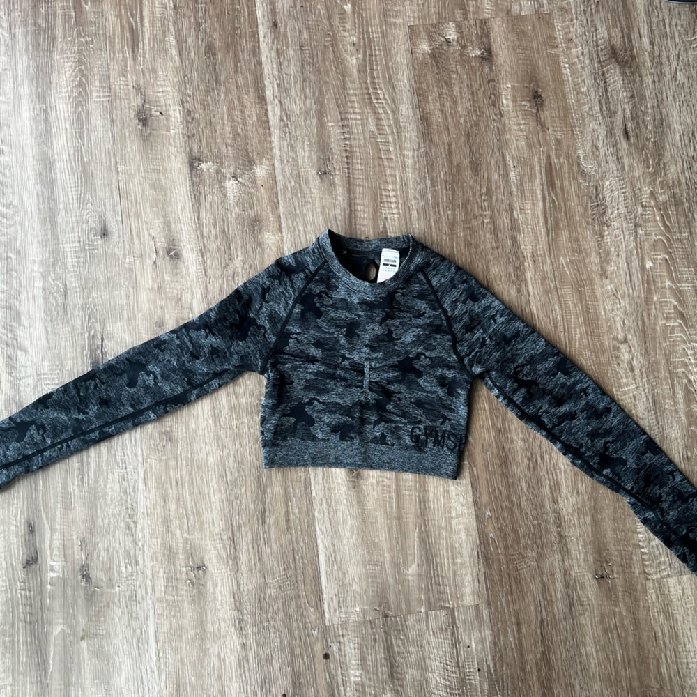 Gray gymshark cropped long sleeve
